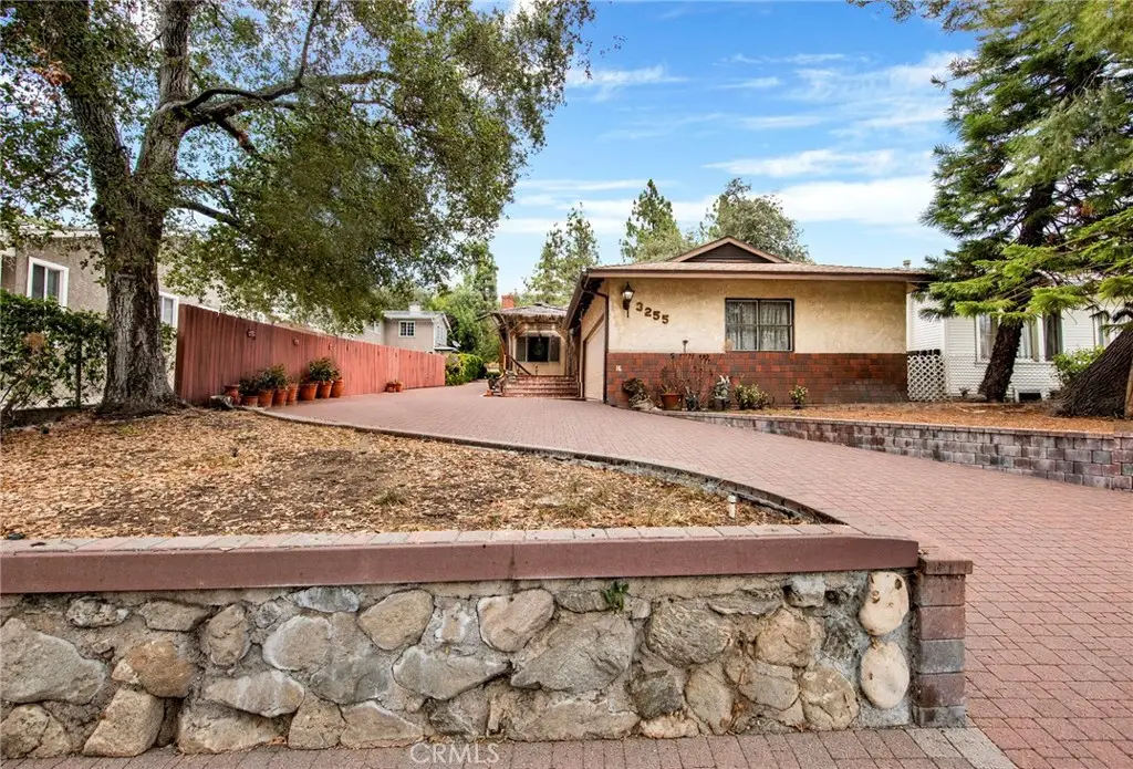 3255 Montrose, Glendale, CA 91214 - #1