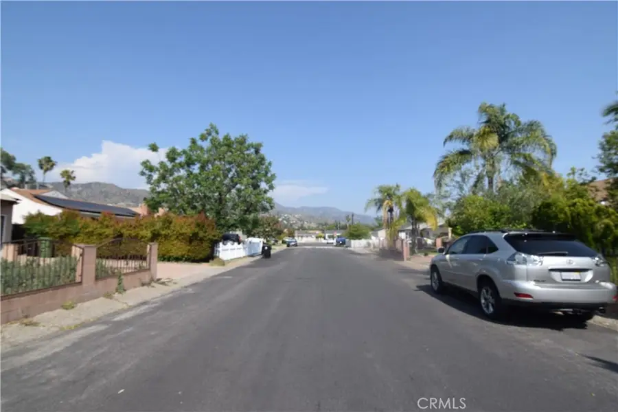 9930 Saticoy Street, Burbank, CA 91504 - #3