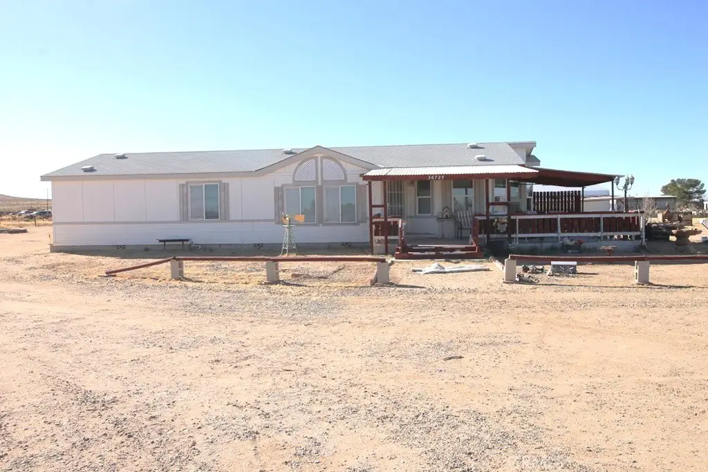 36724 Indian Wells Road, Hinkley, CA 92347 - Image #1