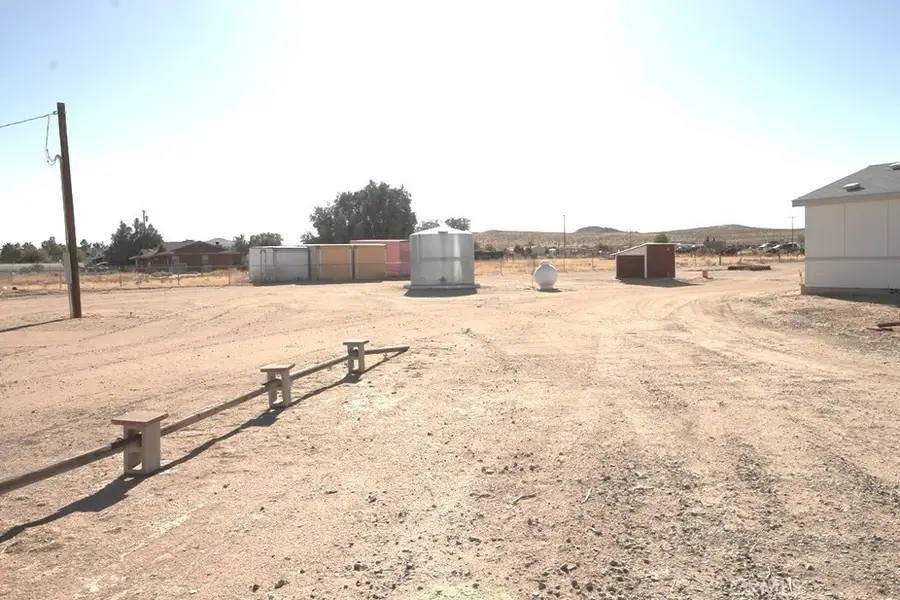36724 Indian Wells Road, Hinkley, CA 92347 - Image #2