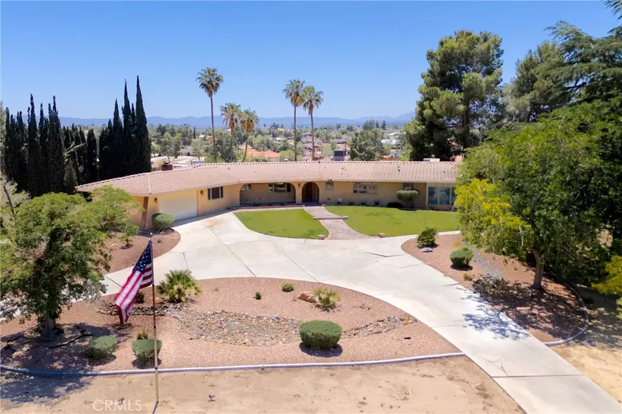 19459 Shasta Road, Apple Valley, CA 92307 - Image #3