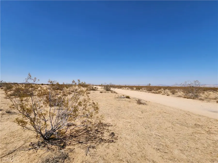 2025 Mcgarry Road, Joshua Tree, CA 92252 - Image #2