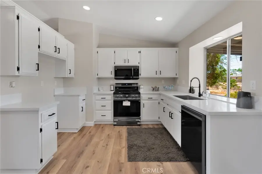 22325 Quivero Road, Apple Valley, CA 92307 - Image #2