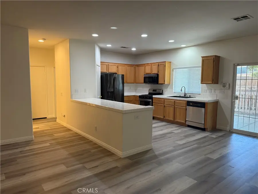 14571 Apache Drive, Victorville, CA 92394 - Image #2