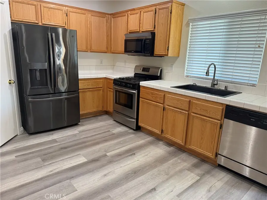 14571 Apache Drive, Victorville, CA 92394 - Image #3