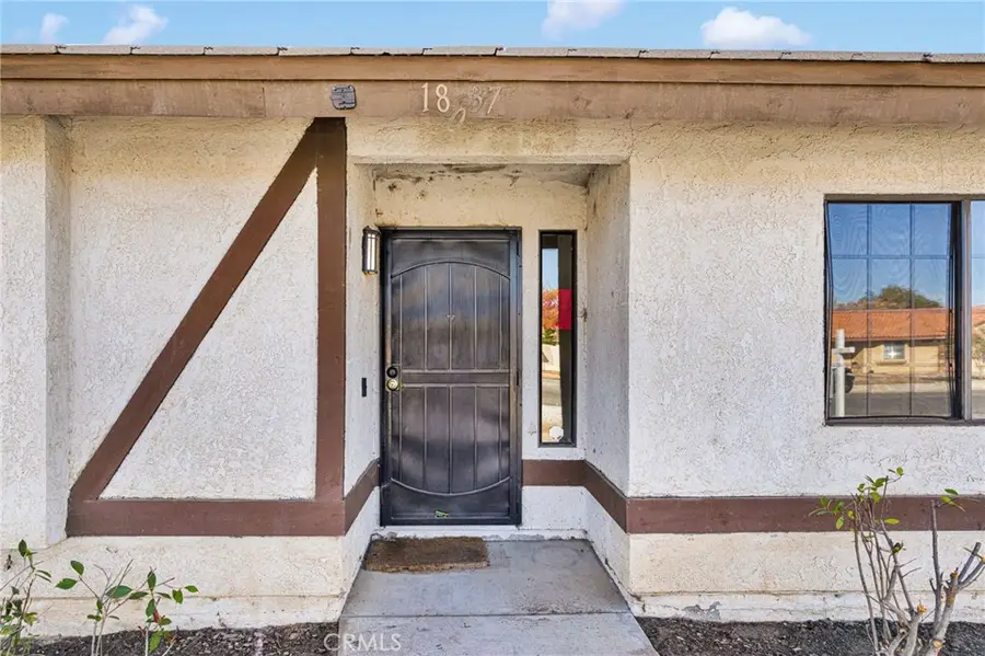 18037 Mondamon, Apple Valley, CA 92307 - Image #2