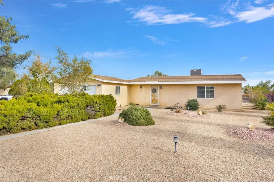 11121 Oakwood, Hesperia, CA 92345 - #2