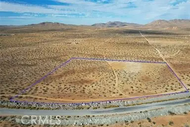 32 Quarry Road, Apple Valley, CA 92307