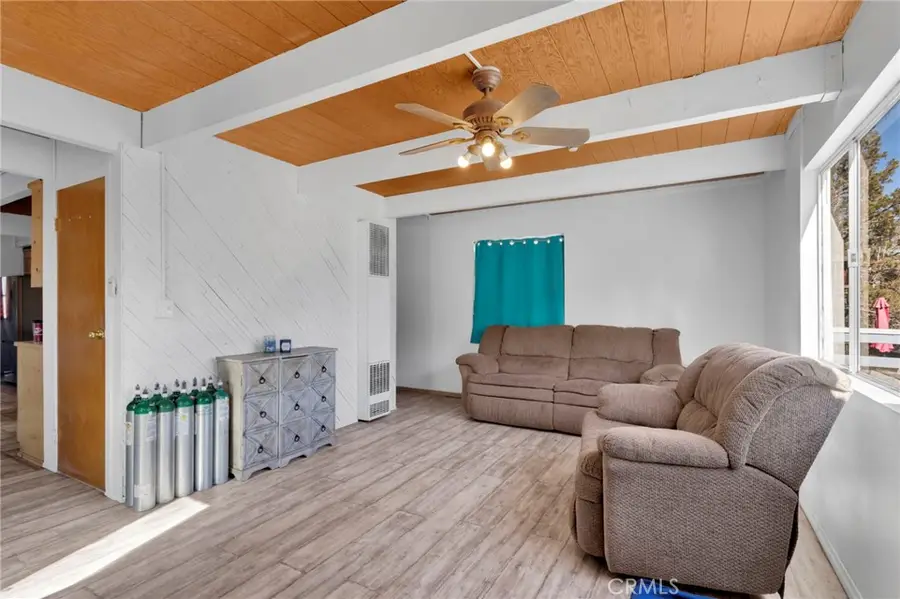 150 Los Angeles, Sugarloaf, CA 92386 - #3