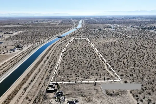 11 Sacramento Road, Phelan, CA 92371