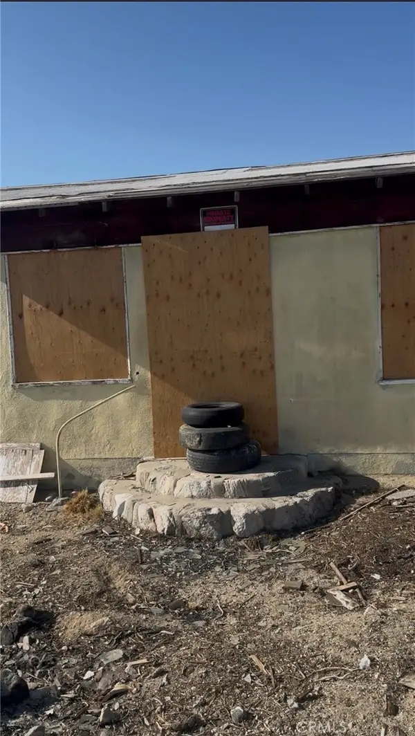 31300 235, Llano, CA 93544