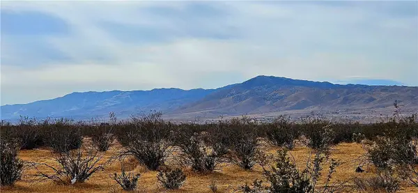 800 Las Tunas Dr., Apple Valley, CA 92308