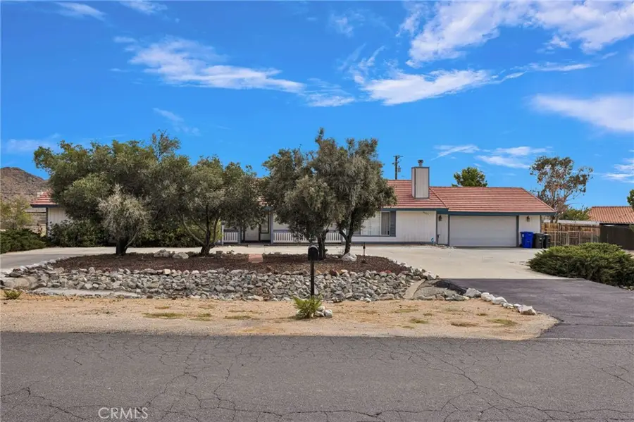 16255 Wintun Road, Apple Valley, CA 92307 - #2