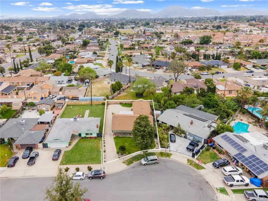 17655 Vine Court, Fontana, CA 92335 - Image #3