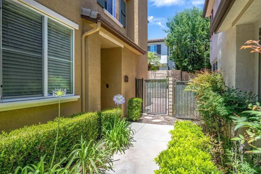 28378 Mirabelle Lane, Saugus, CA 91350 - Image #2