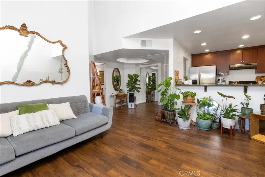 20253 Keswick St #326, Winnetka, CA 91306 - Image #2