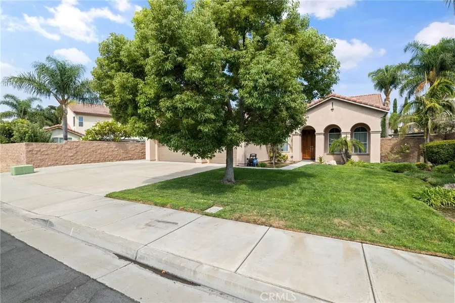 13512 Aspen Leaf Lane, Eastvale, CA 92880 - Image #2