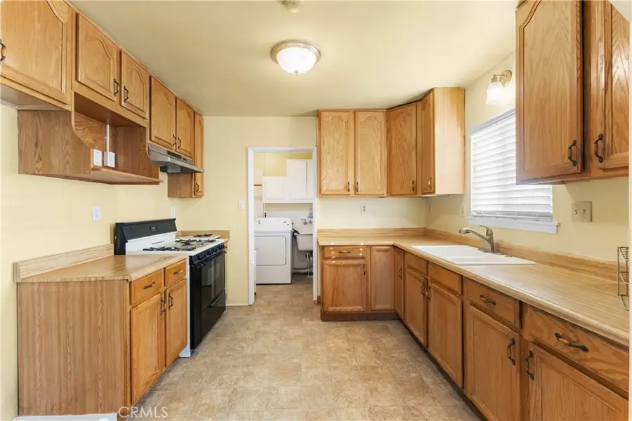 1190 W 14th, San Bernardino, CA 92411 - Image #3