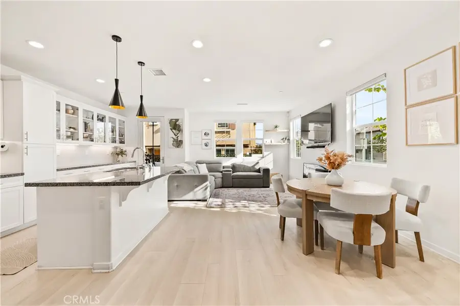 28687 Jardineras, Valencia, CA 91354 - #2