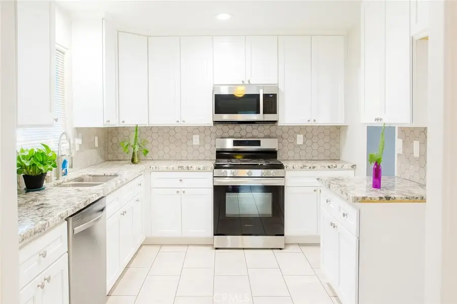 16965 Palm, Hesperia, CA 92345 - #2