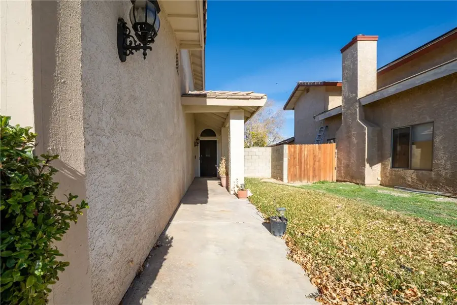 1221 W Avenue H4, Lancaster, CA 93534 - Image #3