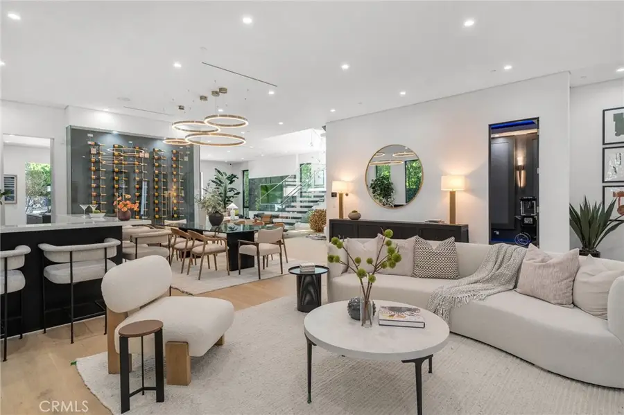 15231 Greenleaf Street, Sherman Oaks, CA 91403 - Image #2