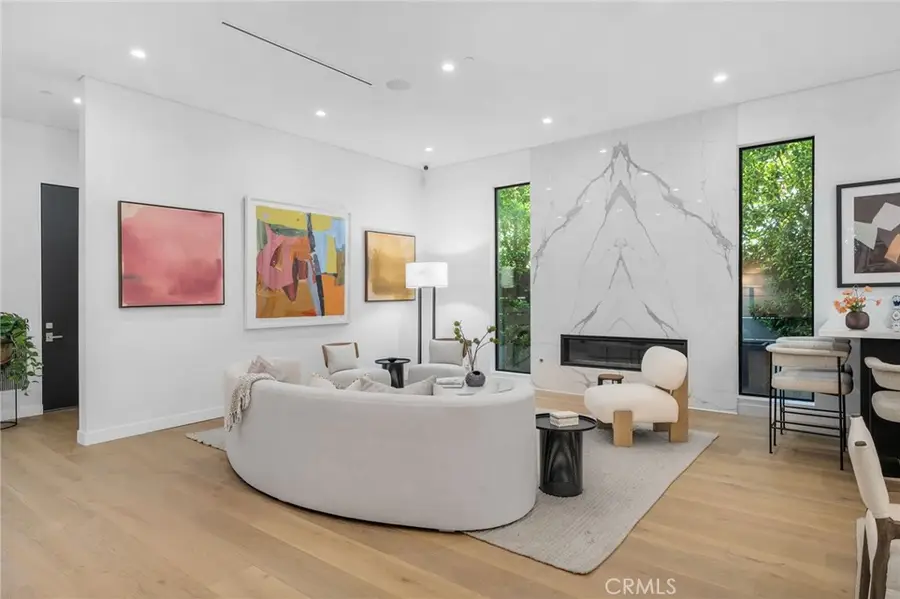 15231 Greenleaf Street, Sherman Oaks, CA 91403 - Image #3