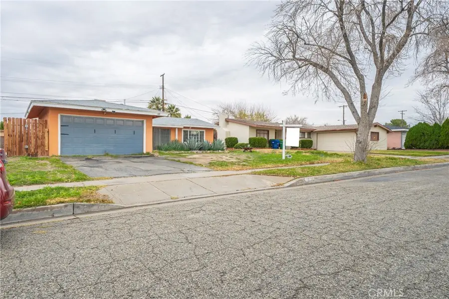 423 Landsford Street, Lancaster, CA 93535 - #2