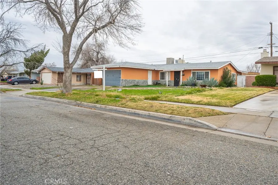 423 Landsford Street, Lancaster, CA 93535 - #3