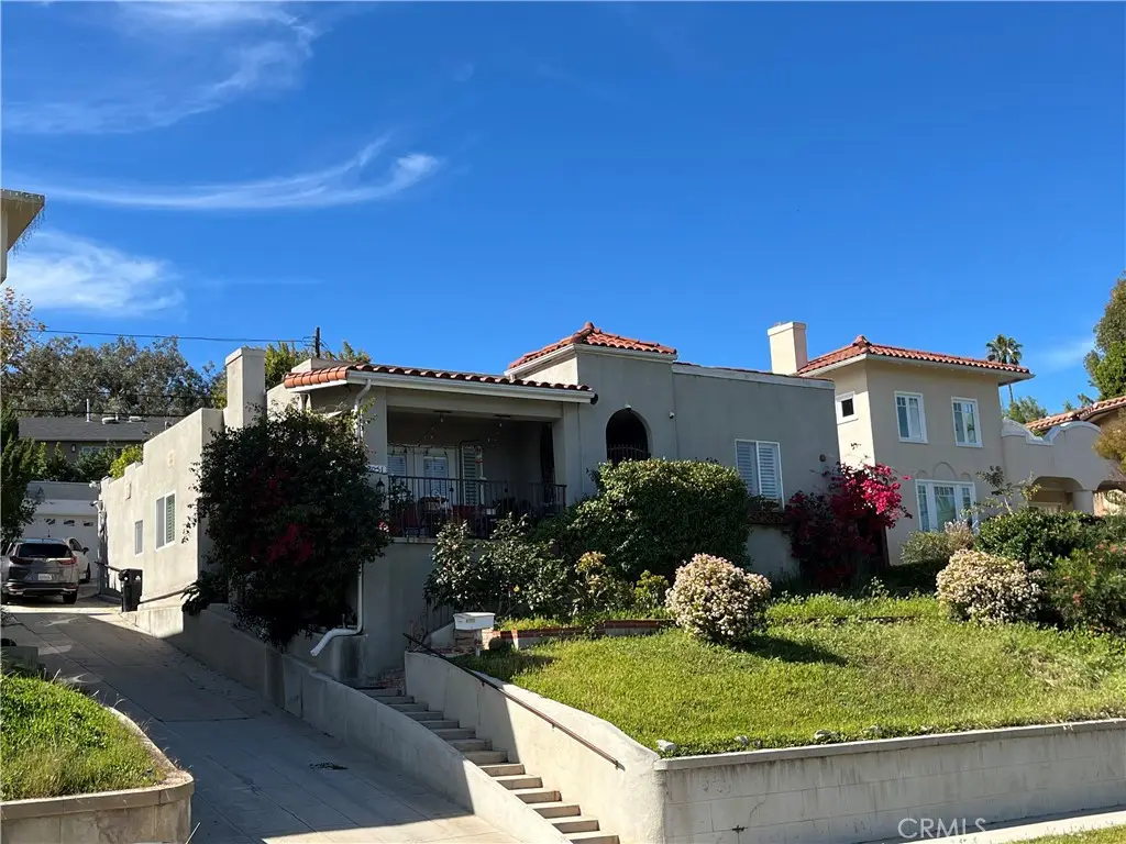 2051 N Catalina Street, Los Angeles, CA 90027 - #1