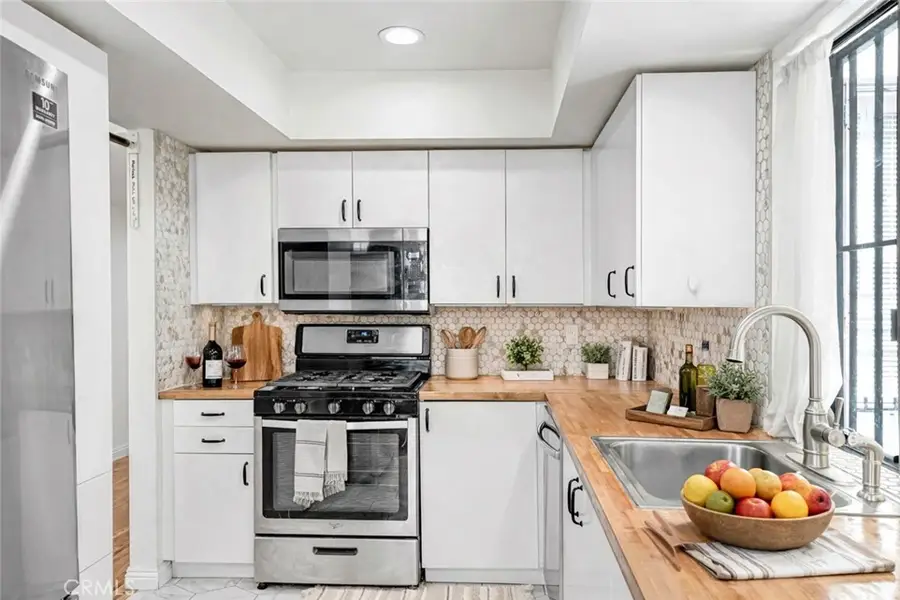 7001 S La Cienega #101, Los Angeles, CA 90045 - Image #2