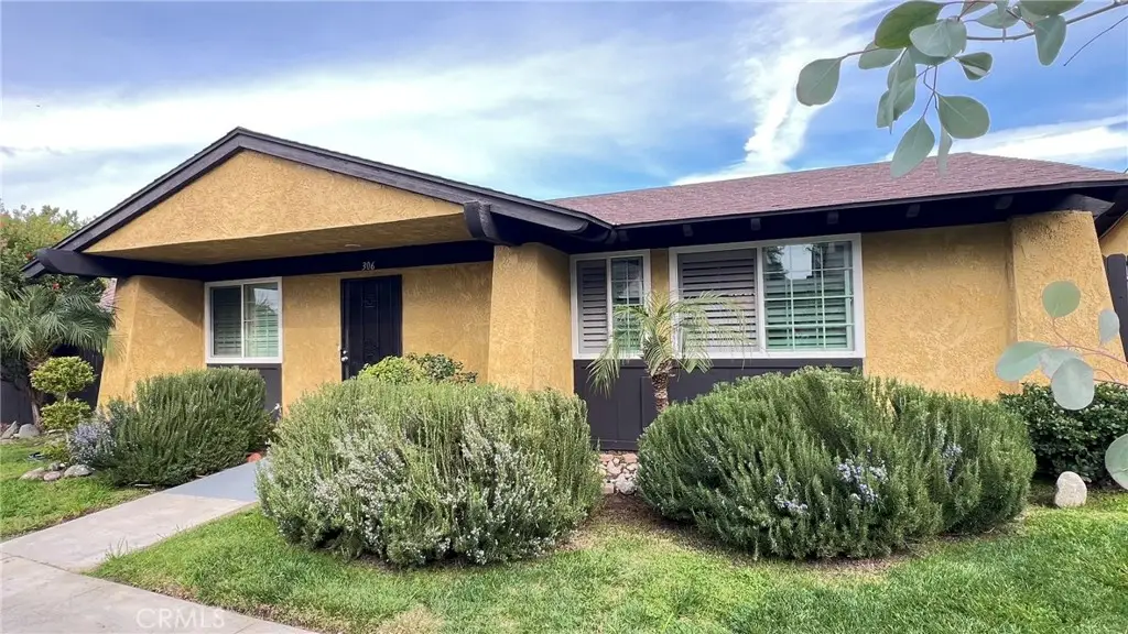 306 E Thornton, Hemet, CA 92543 - #1