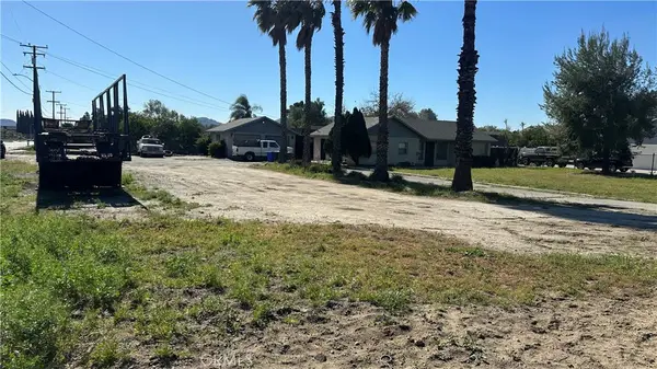 19083 Santa Ana, Bloomington, CA 92316