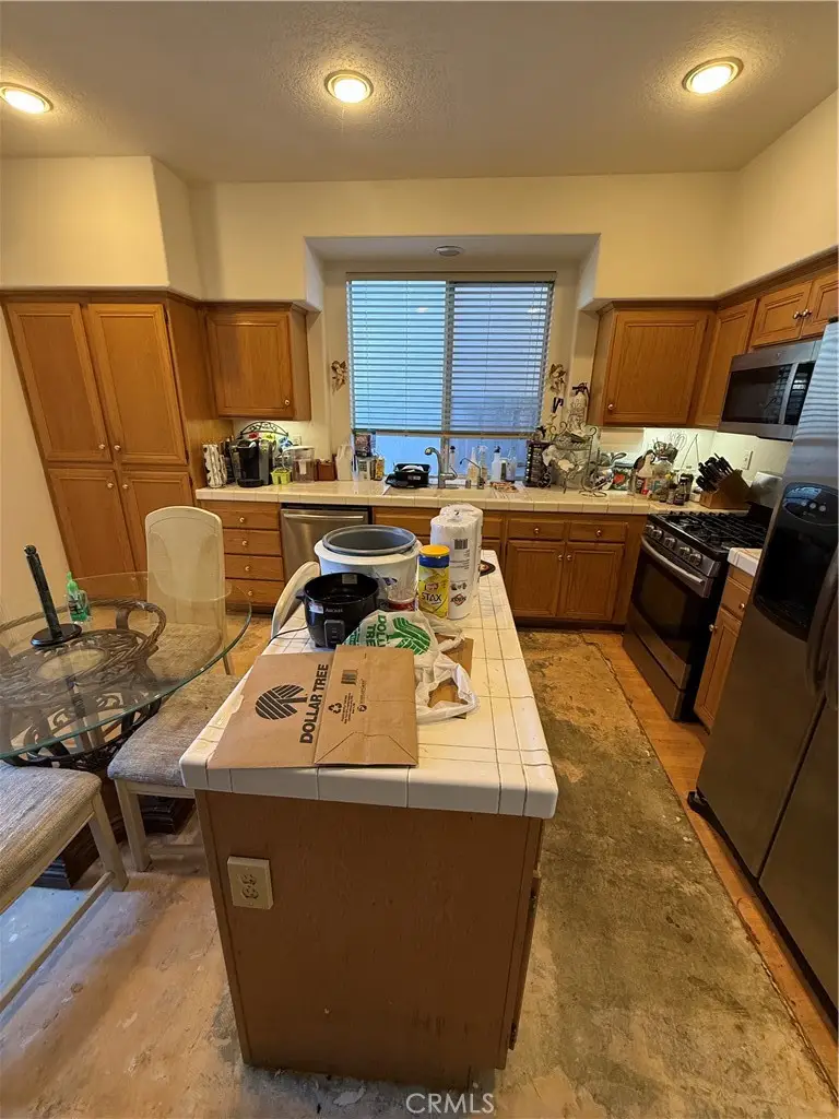 19327 Ackerman Avenue, Newhall, CA 91321 - #2