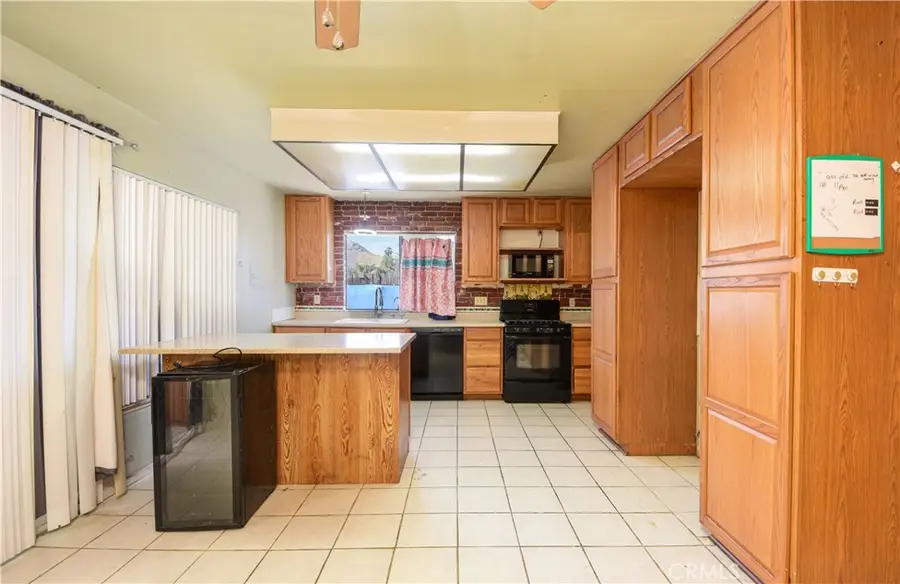 10988 Middleborough, Riverside, CA 92503 - #3