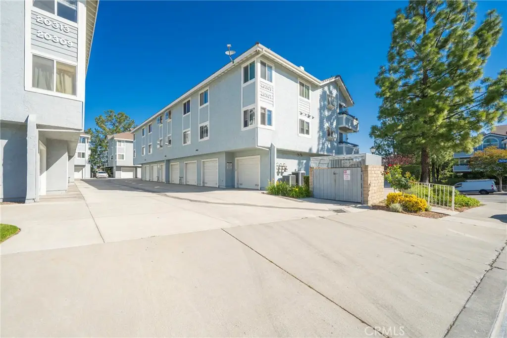 20305 Rue Crevier #585, Canyon Country, CA 91351 - #1