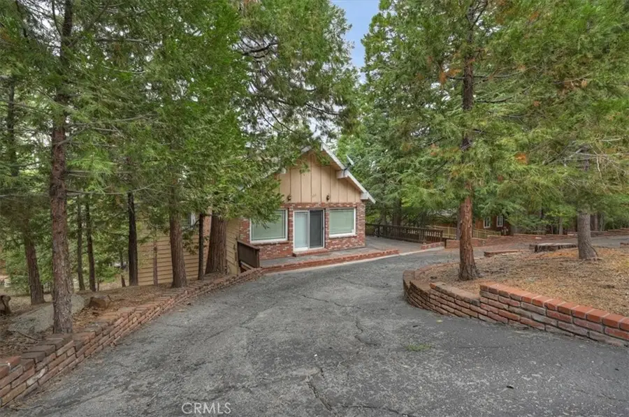 556 Pioneer, Lake Arrowhead, CA 92352 - #2