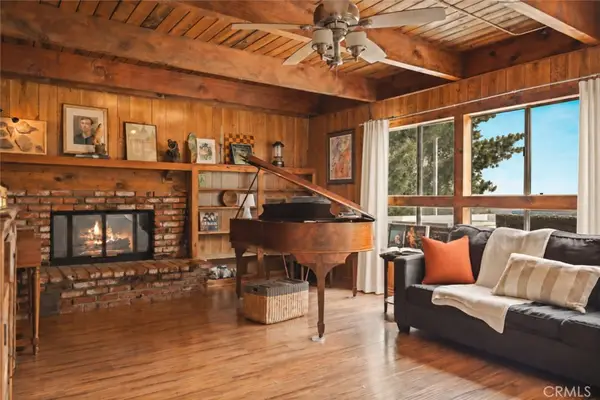 1284 Cortina, Lake Arrowhead, CA 92352