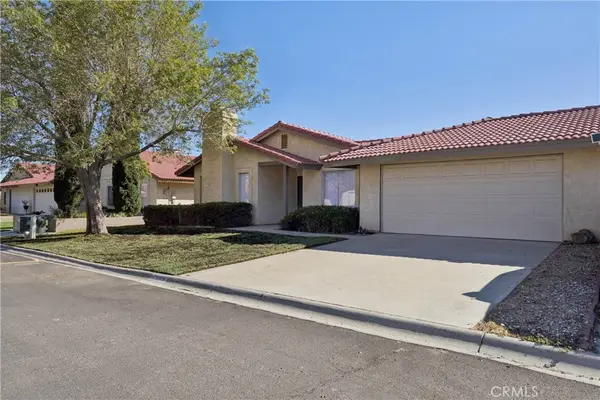 10323 Shahaptain, Hesperia, CA 92345