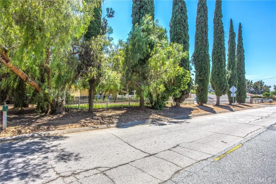375 E County Line Road, Calimesa, CA 92320 - Image #2