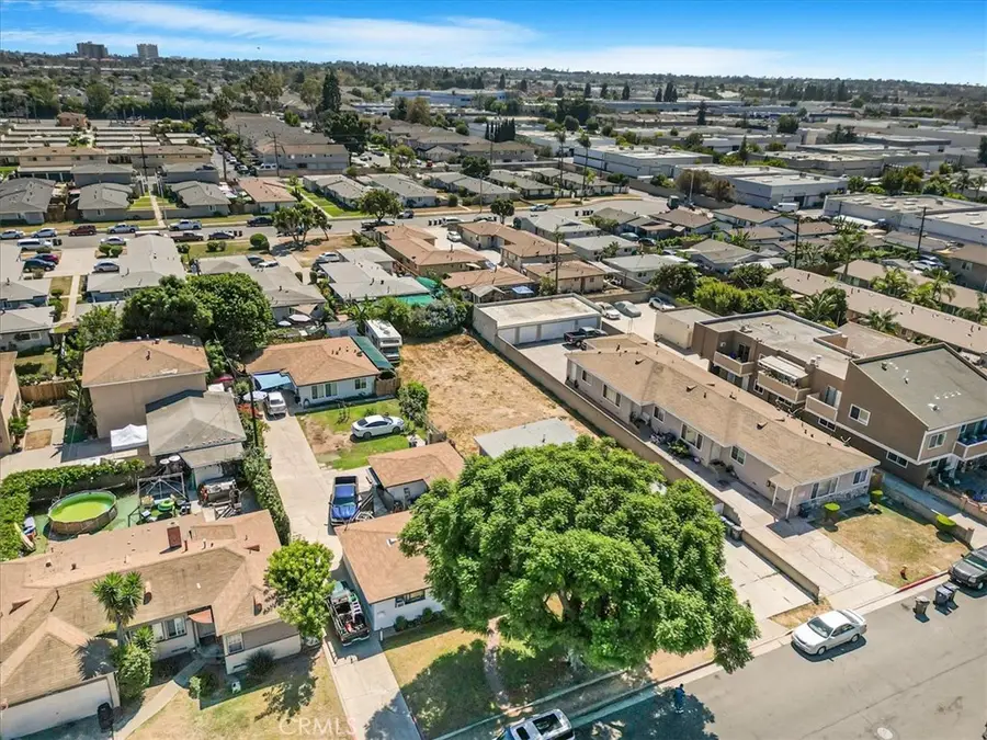 7802 Newman Avenue, Huntington Beach, CA 92647 - Image #2