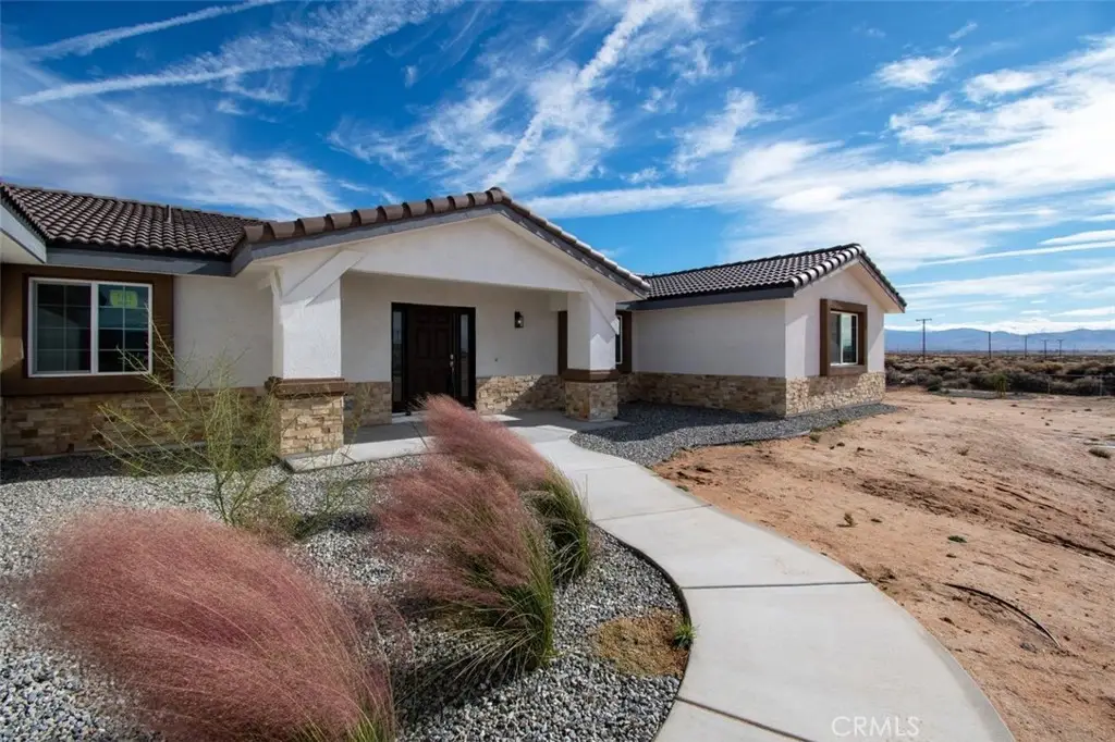 16925 Nanticoke, Apple Valley, CA 92307 - #1