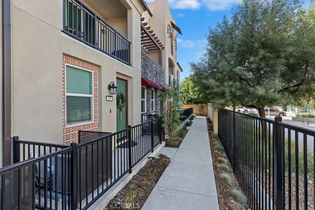129 Dove Lndg, Covina, CA 91722 - #1