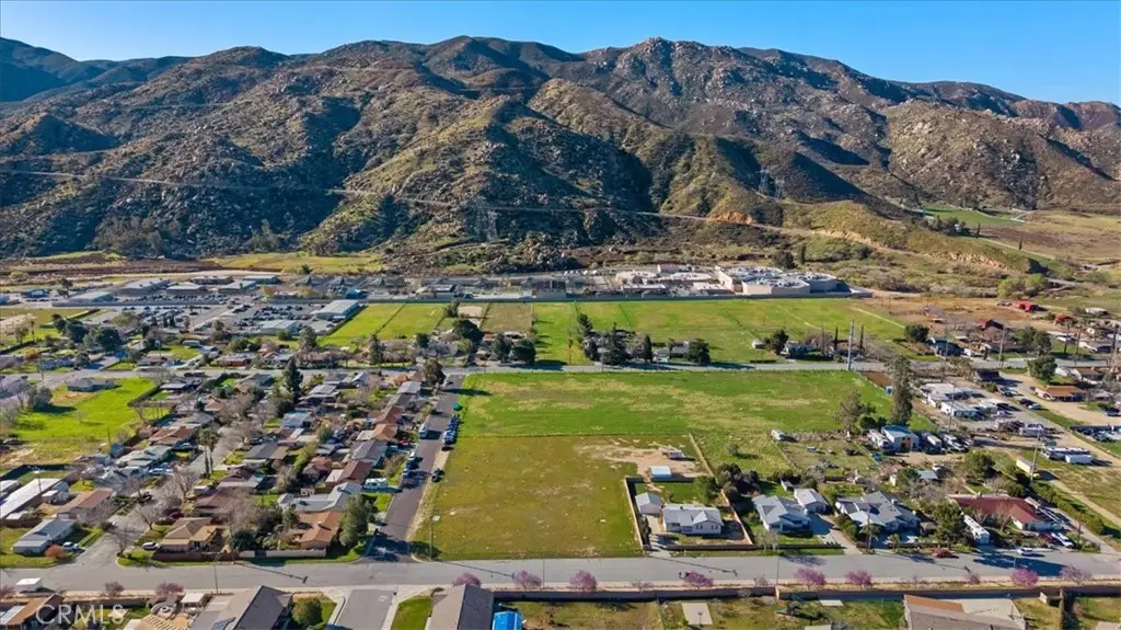 514 E Victory, Banning, CA 92220 - Image #1