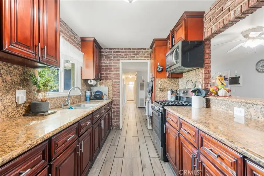 19450 Woodhill Street, Rialto, CA 92376 - #3