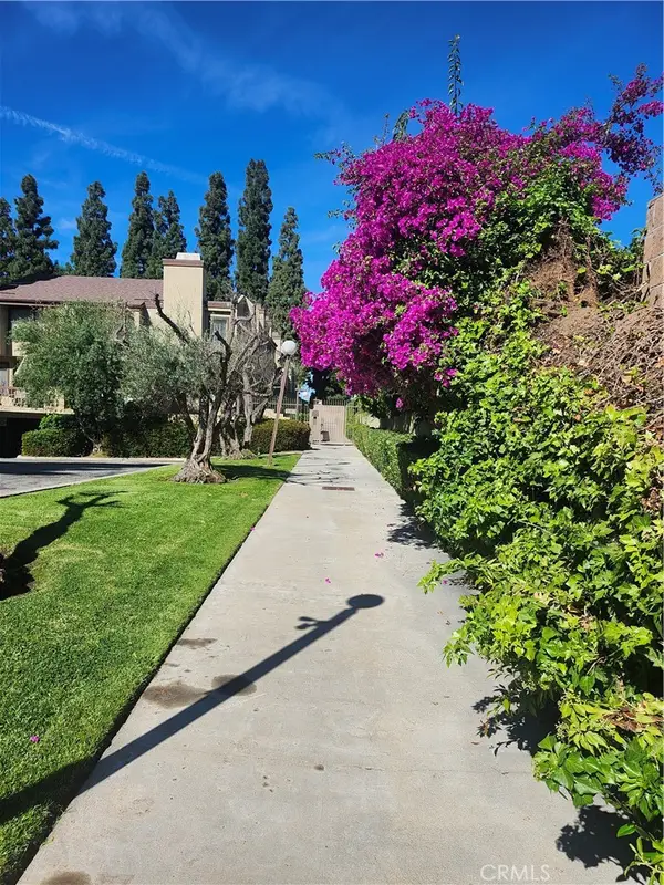 849 E Victoria #209, Carson, CA 90746