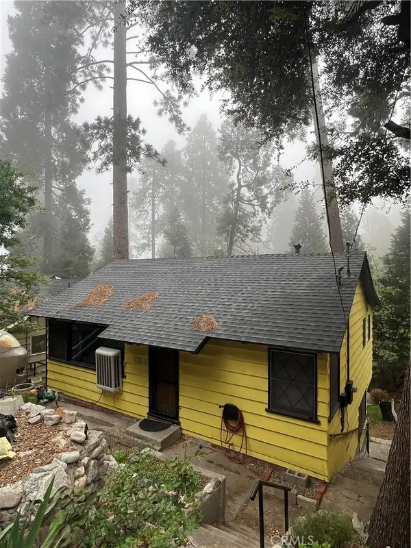607 Seeley Way, Crestline, CA 92325