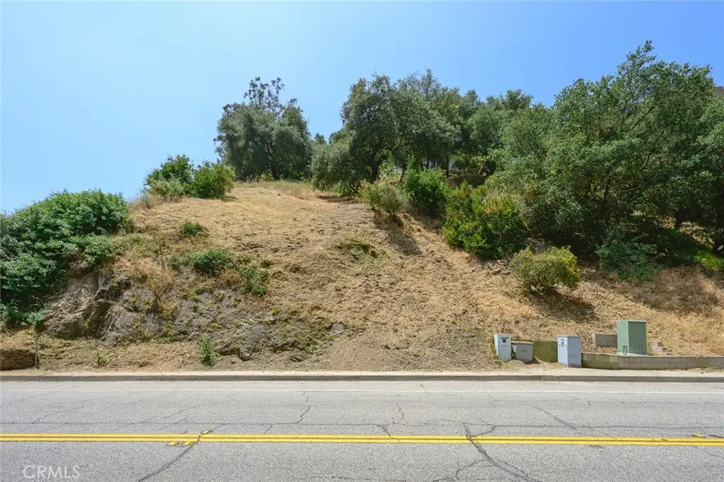 2589 E Chevy Chase Drive, Glendale, CA 91206 - #1