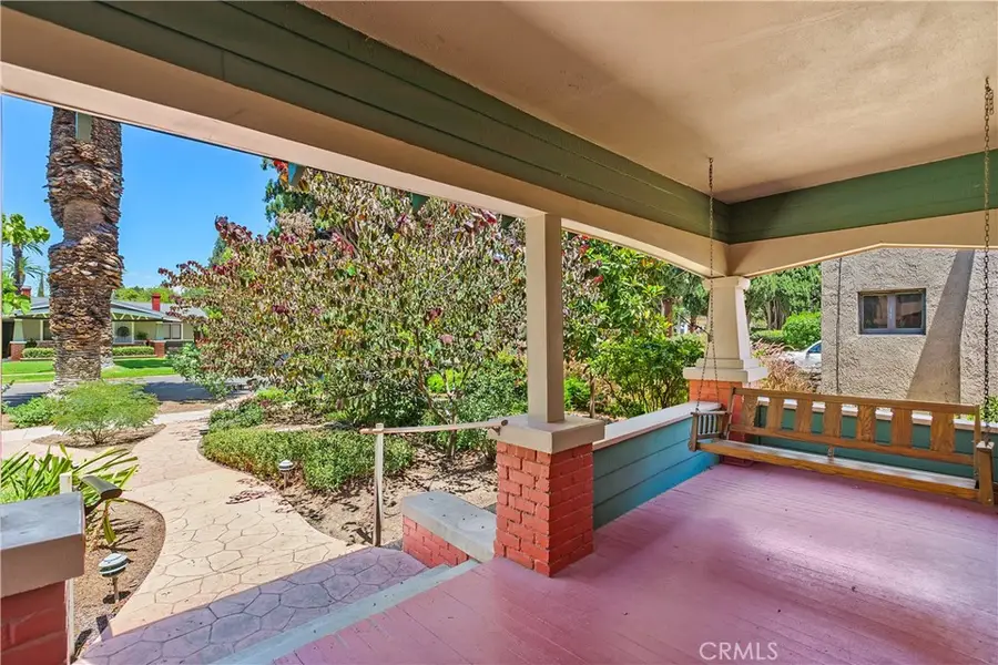 3892 Oakwood Place, Riverside, CA 92506 - #3