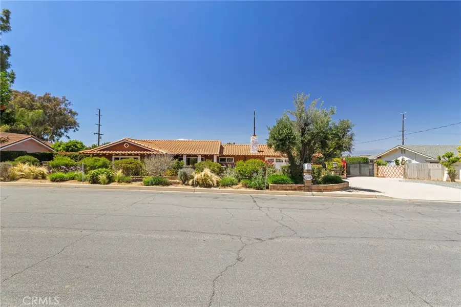 16520 Wagon Wheel Drive, Riverside, CA 92506 - #2